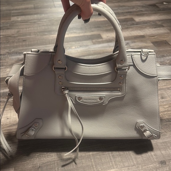 Elegant Gray Women's Handbag - Picture 3 of 3